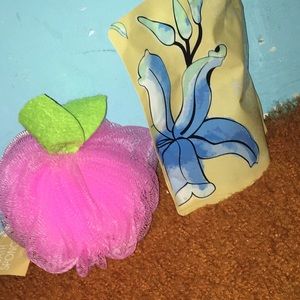 Bubble bath and loofah